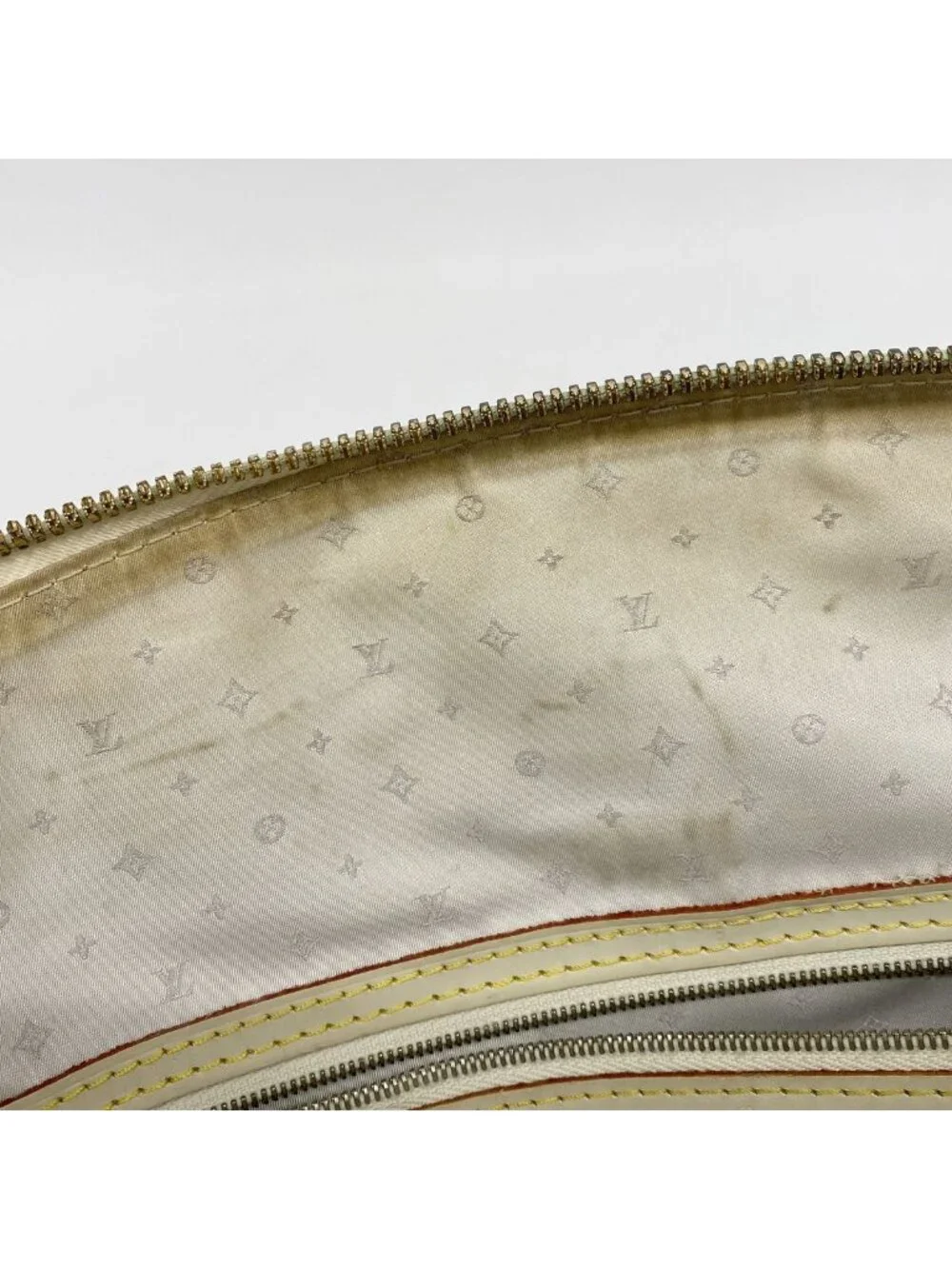 Louis Vuitton Suhali Rockit MM Blanc Handbag
